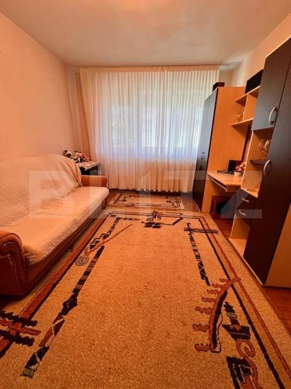 Apartament cu 2 camere semidecomandat, mobilat în Micro 4