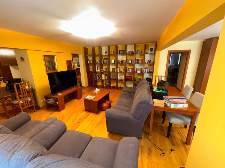 Apartament cu 4 camere semidecomandat, mobilat în Aviației