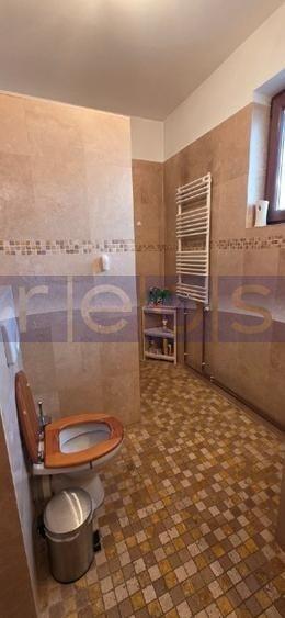 Casă individuală cu 5 camere cu Canalizare în Decebal