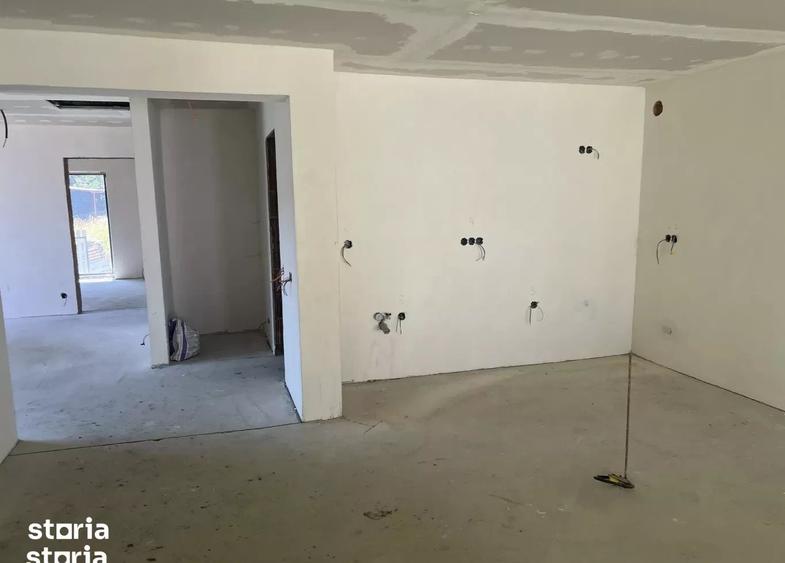 Casă cu 4 camere cu Teren 500 Mp în Baciu
