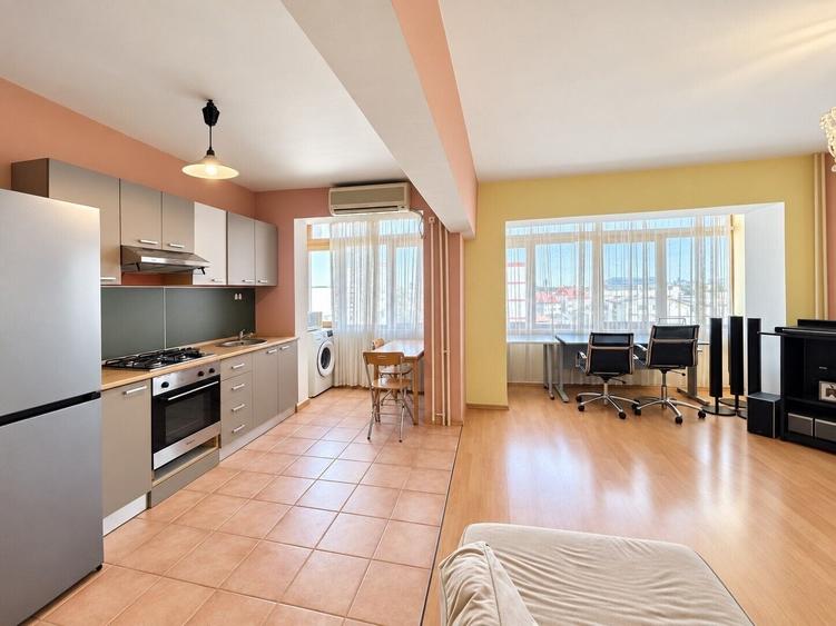 Apartament cu 3 camere decomandat, mobilat în 1 Mai