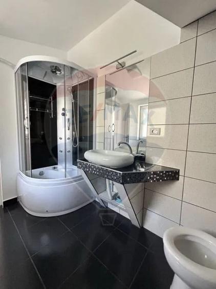 Apartament cu 3 camere decomandat în Alfa