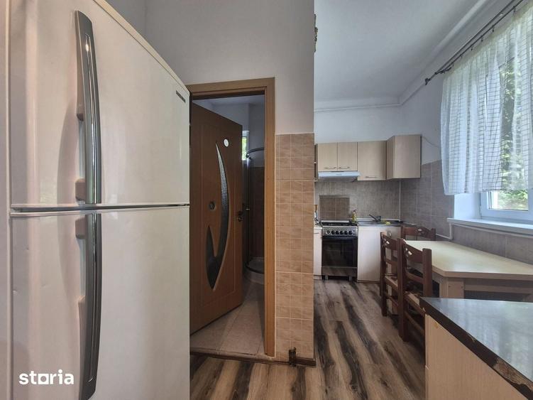 Apartament cu 2 camere decomandat în Tractorul
