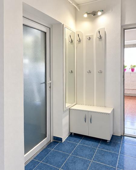 Apartament cu 2 camere semidecomandat, mobilat în Micălaca