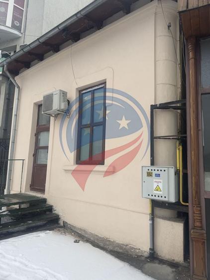 Casă individuală cu 3 camere cu Canalizare în Ultracentral