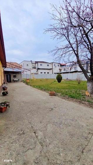 Casă cu 4 camere în Traian
