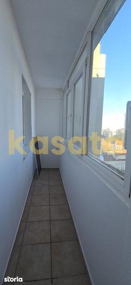Apartament cu 3 camere decomandat în Tei