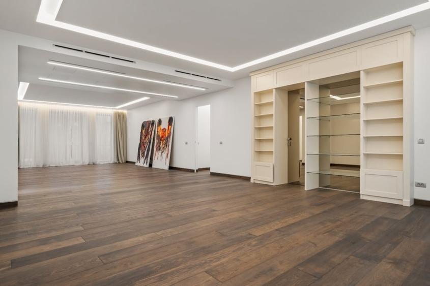 Apartament cu 4 camere decomandat în Arcul de Triumf