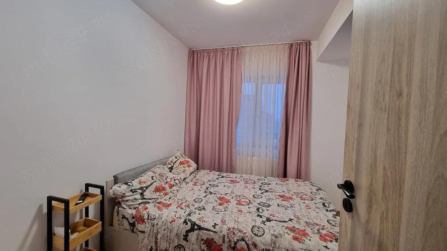 Apartament cu 3 camere decomandat în Florești