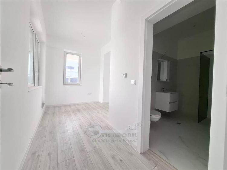 Penthouse cu 3 camere decomandat în Galata