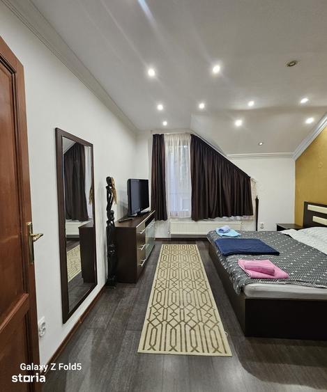Apartament cu 3 camere decomandat în Orașul Nou