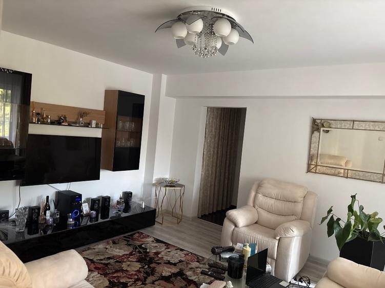 Apartament cu 2 camere semidecomandat, mobilat în Aviației