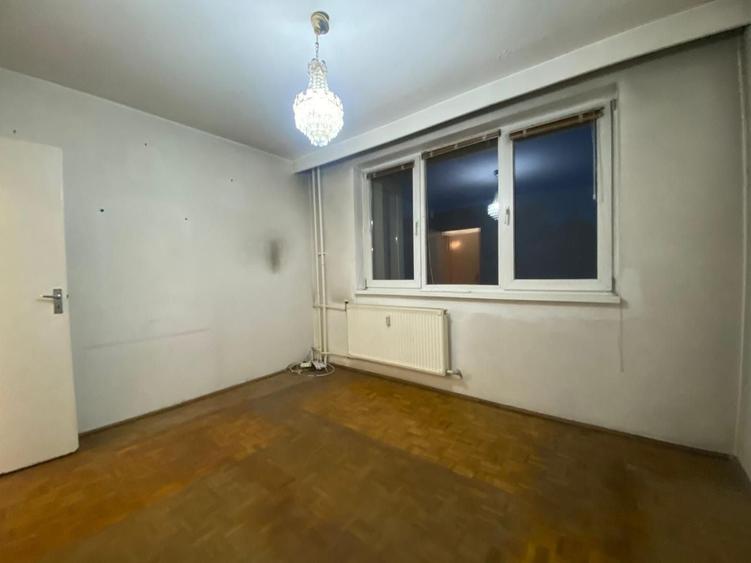Apartament cu 3 camere semidecomandat în Grigorescu
