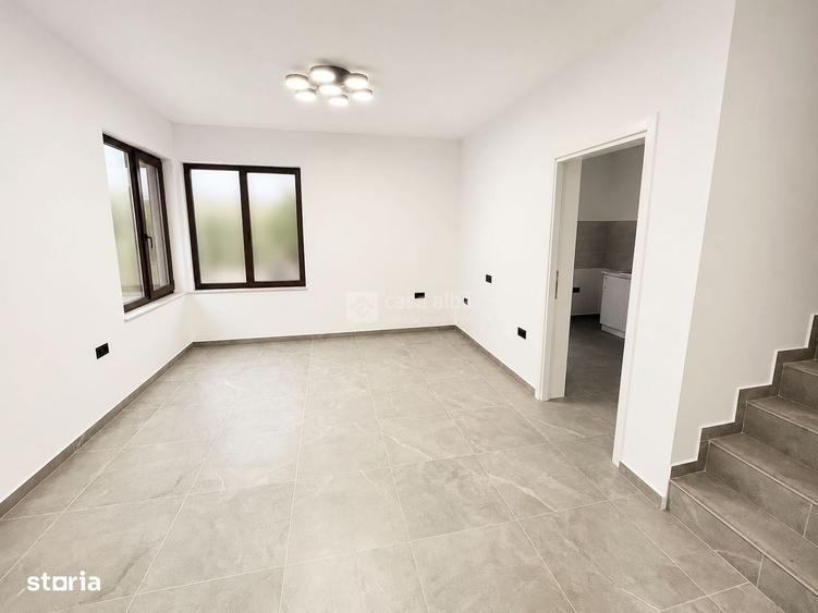 Casă cu 4 camere cu Teren 500 Mp în Bucium