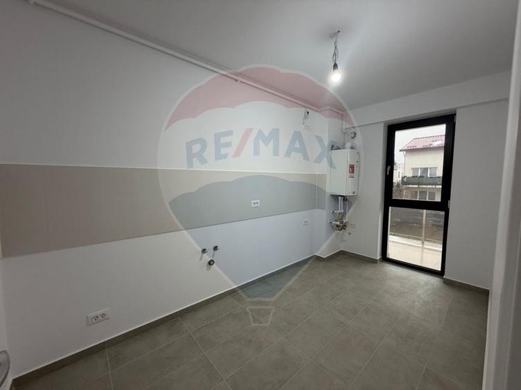 Apartament cu 3 camere decomandat în Theodor Pallady