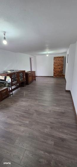 Casă cu 4 camere cu Teren 3486 Mp în Văleni-Dâmbovița