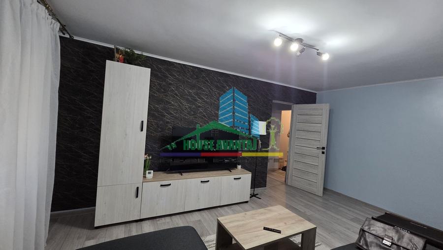 Apartament cu 2 camere decomandat, mobilat în Central