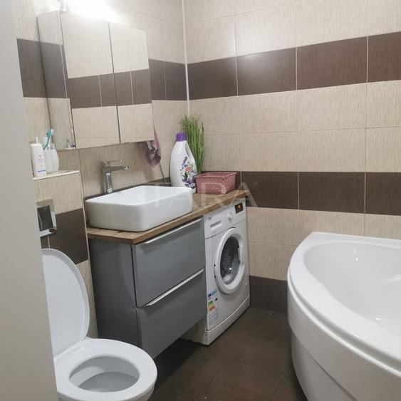 Apartament cu 3 camere decomandat, mobilat în Florești
