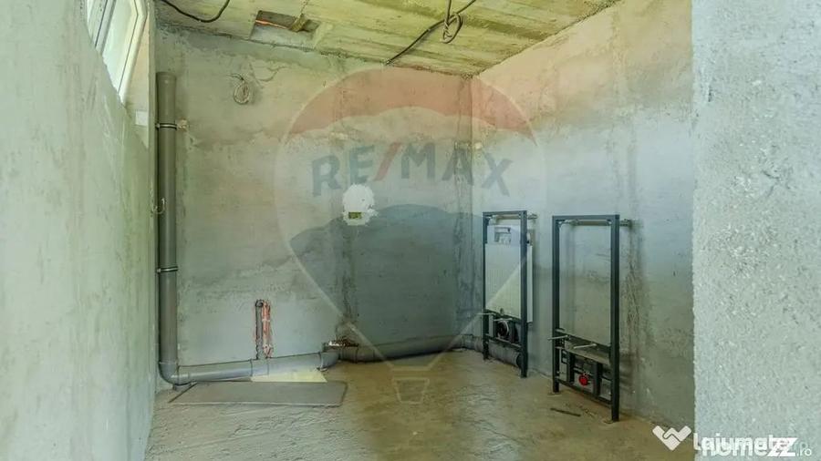Casă cu 7 camere cu Teren 1322 Mp în Bunloc