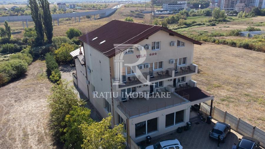 Casă individuală cu 18 camere cu Piscina în Sânmartin