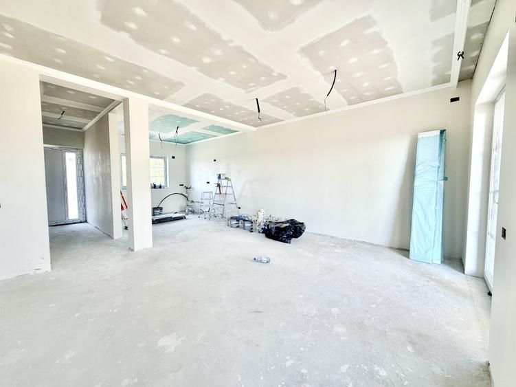Duplex cu 4 camere cu Canalizare în Moșnița Nouă