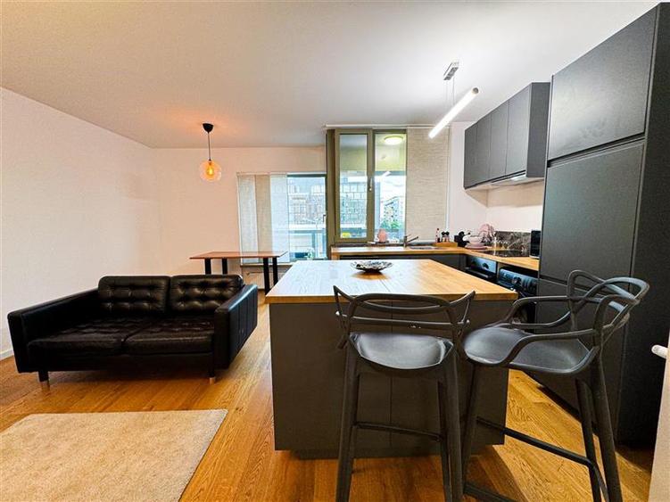 Apartament cu 2 camere semidecomandat, mobilat în Aviației