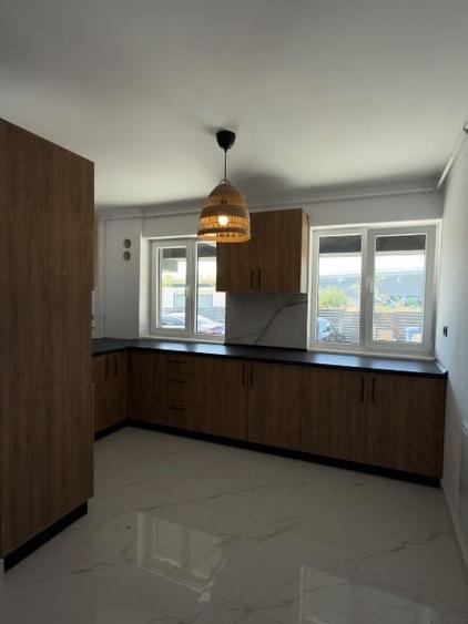 Apartament cu 3 camere decomandat în Sud-Est