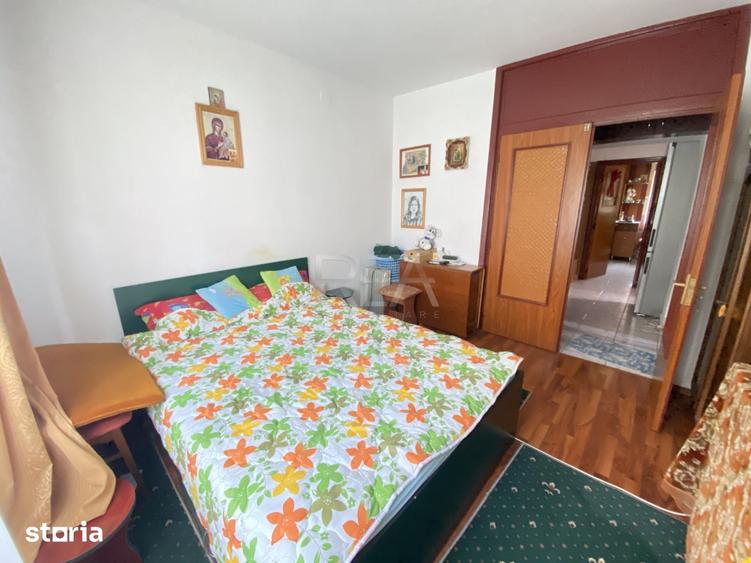 Apartament cu 4 camere decomandat în Rahova