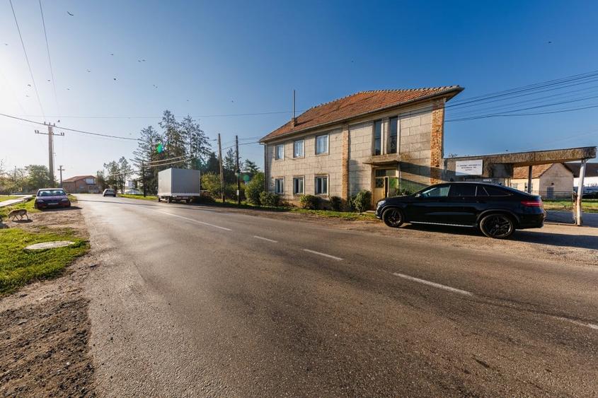 Spațiu comercial, de 131.33000183105 mp, în Orțișoara