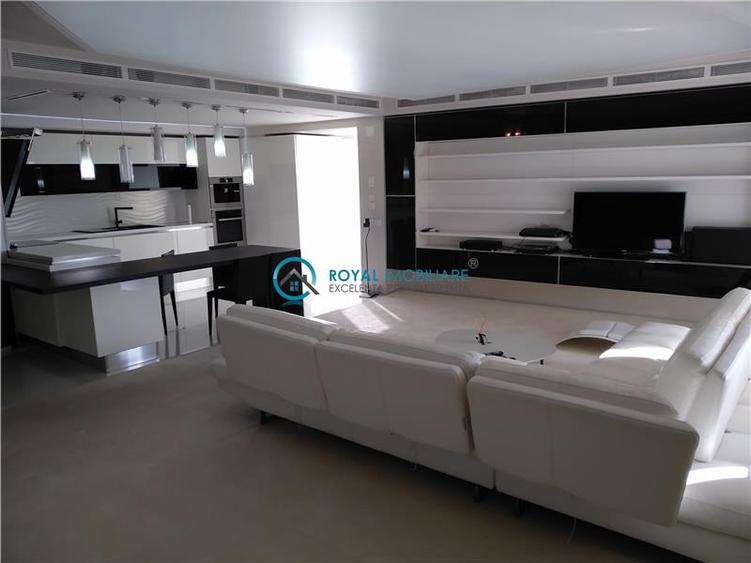Apartament cu 3 camere decomandat, mobilat în Central