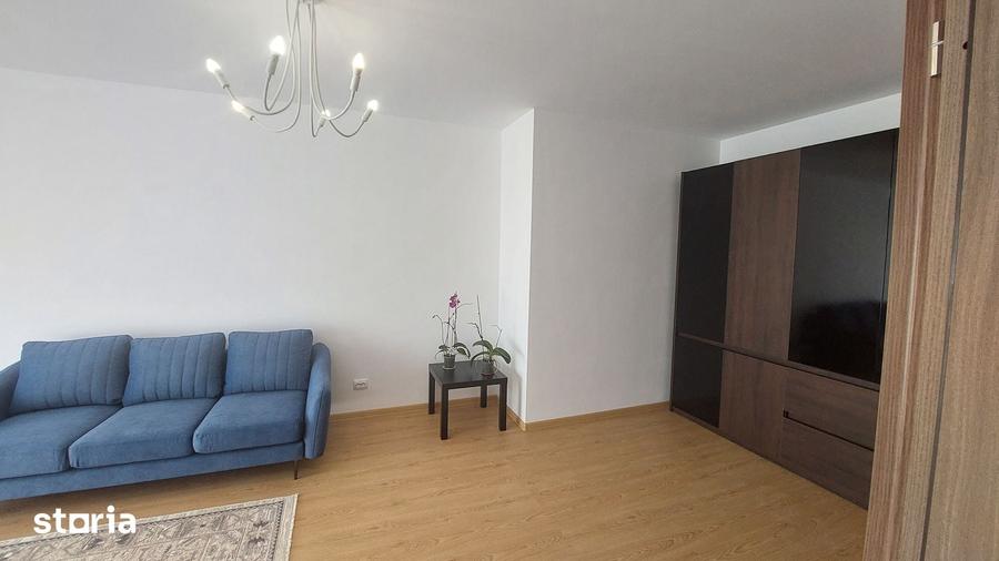 Apartament cu 2 camere decomandat în Tractorul