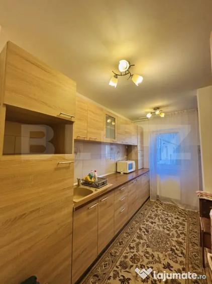 Apartament cu 3 camere decomandat în Bartolomeu