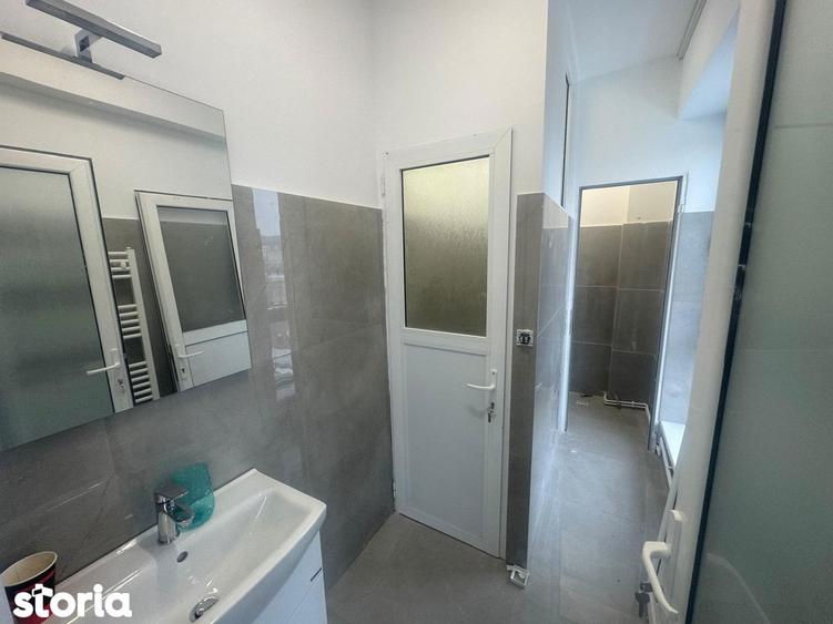 Spațiu comercial, de 200 mp, în Central