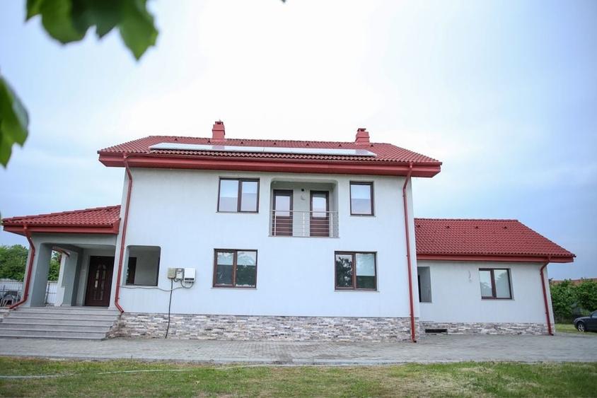 Casă cu 4 camere în Central