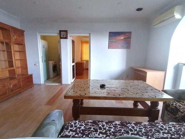 Apartament cu 3 camere semidecomandat, mobilat în Terezian