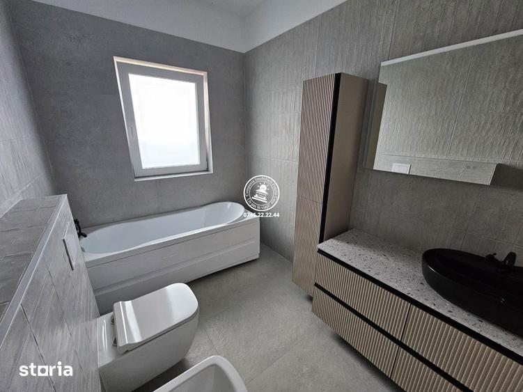 Casă cu 5 camere cu Teren 560 Mp în Rediu