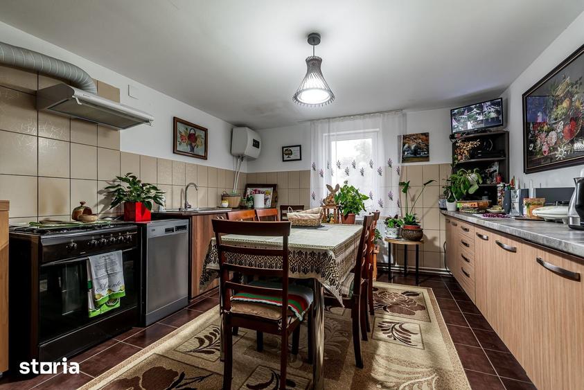 Casă cu 3 camere cu Teren 12170 Mp în Bata