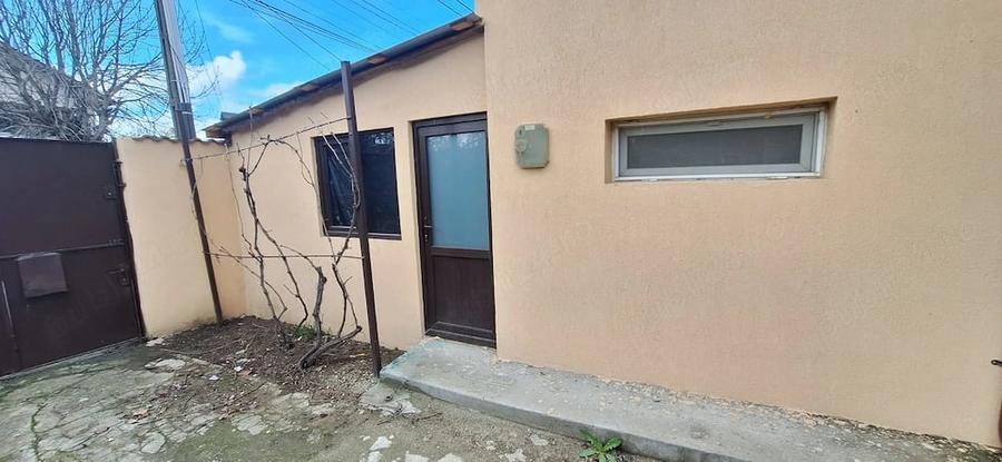 Casă cu 3 camere cu Teren 400 Mp în Glina