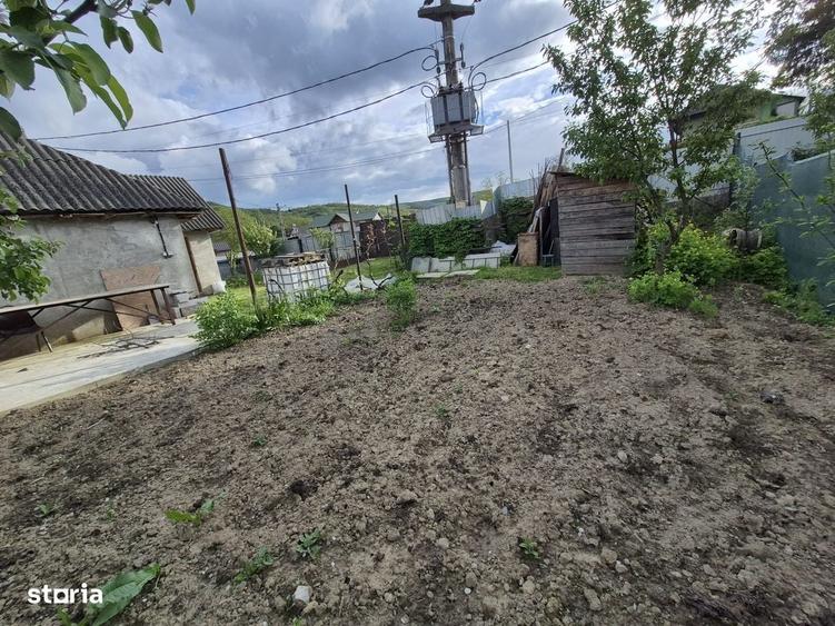Casă cu 2 camere cu Teren 330 Mp în Cleja