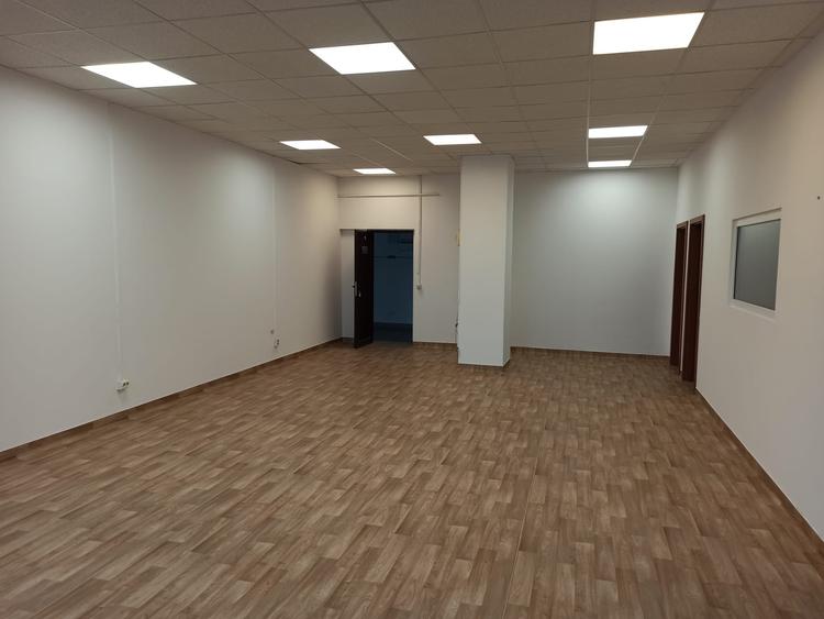 Birou, de 1,000 mp, în Rahova