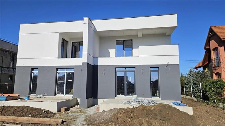 Duplex cu 4 camere cu Canalizare în Dumbrăvița
