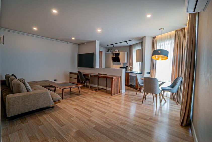 Apartament cu 3 camere decomandat, mobilat în Tomis Nord