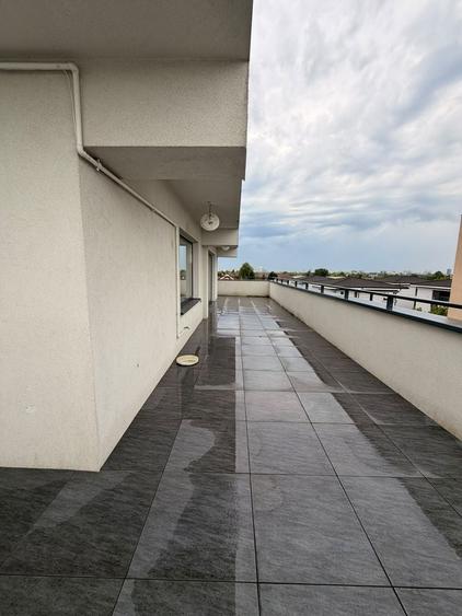 Apartament cu 4 camere decomandat în Iancu Nicolae
