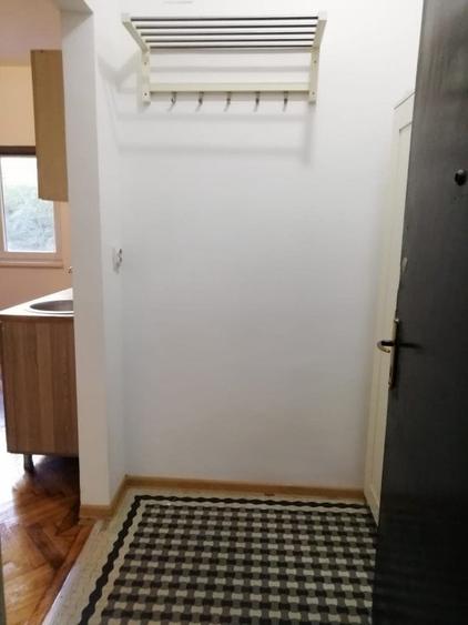 Garsoniera situata in P-ta Rosetti la etaj 1, mobilata, renovata - 4