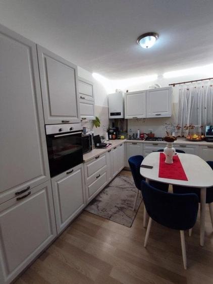 Apartament cu 4 camere semidecomandat, mobilat în Mănăștur