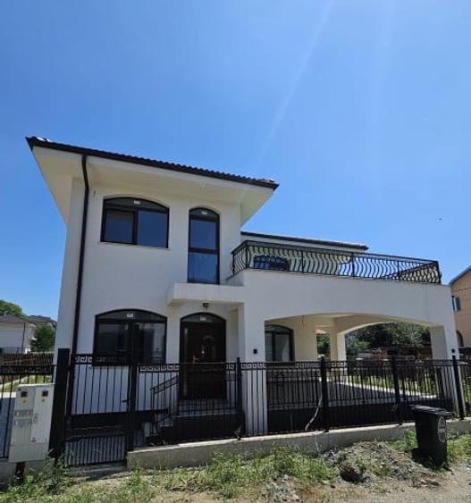 Casă individuală cu 4 camere cu Canalizare în Dezmir