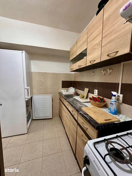 Apartament cu 3 camere decomandat în Obor