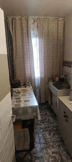 Apartament cu 4 camere semidecomandat în Central