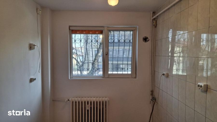 Apartament cu 2 camere semidecomandat în Colentina