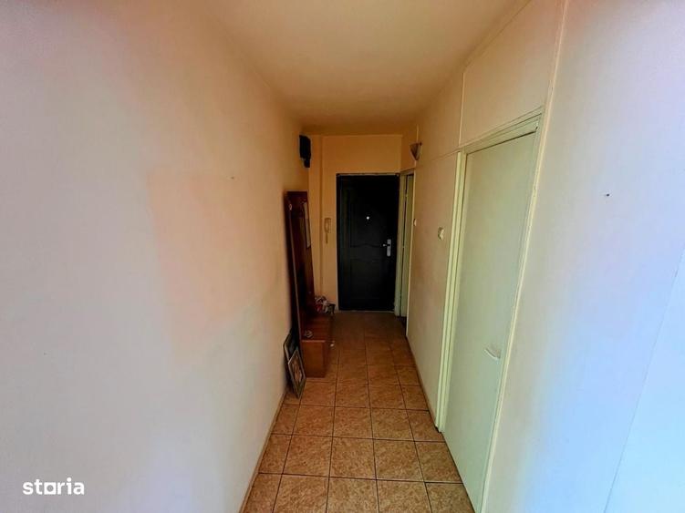 Apartament cu 2 camere decomandat în Vasile Aaron
